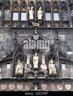 Altes Turmgebäude. Pulverturm in Prag, Tschechische Republik. Details zum Turm. Stockfoto