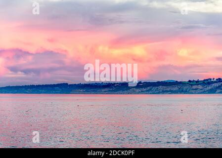 Küstenlandschaft bei Sonnenaufgang an einem Novembermorgen. La Jolla, Kalifornien, USA. Stockfoto