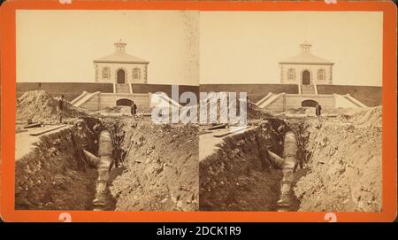 Oktober 31 1877. Ansicht der Verbindung von Sudbury River Pipeline mit 48' Außenrohr am Abfluent Gate House, von Chestnut Hill Reservoir, Blick nach Westen., Standbild, Stereographen, 1877 Stockfoto