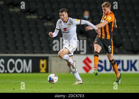 MILTON KEYNES, ENGLAND. NOVEMBER. Milton Keynes Dons Stephen Walker während der zweiten Hälfte der Sky Bet League ein Spiel zwischen MK Dons und Hull City im Stadium MK, Milton Keynes am Samstag, 21. November 2020. (Kredit: John Cripps - MI News) Kredit: MI Nachrichten & Sport /Alamy Live Nachrichten Stockfoto