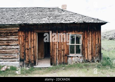 Rustikales altes verlassene Gebäude in Bannack Geisterstadt Montana Stockfoto