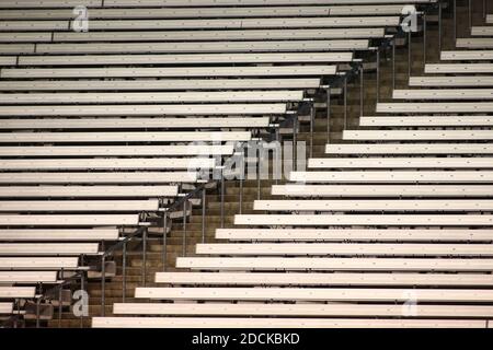 Seattle, WA, USA. November 2020. Leere Stände während eines Spiels zwischen den Arizona Wildcats und Washington Huskies im Husky Stadium in Seattle, WA. Sean Brown/CSM/Alamy Live News Stockfoto