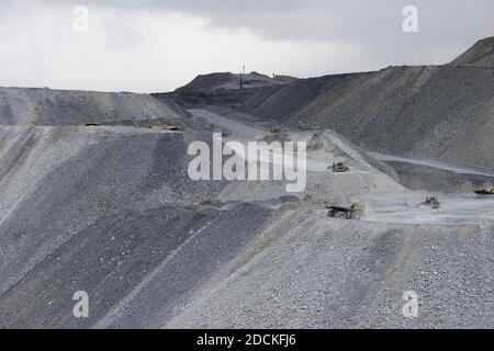 Clearing dumpAntamina, Tagebaumine für Kupfer, Zink, Molybdän, Ruta 111, in der Nähe von Huaraz, Regio Ancash, per (Abraeumhalde), Antamina, Tagebaumine Stockfoto