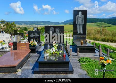 Friedhof an der frühgotischen Kirche des Heiligen Geistes, Zehra, Slowakei Stockfoto