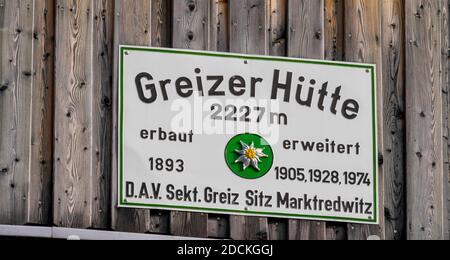 Schild Greizer Hütte, Höhenweg Berlin, Zillertaler Alpen, Zillertal, Tirol, Österreich Stockfoto