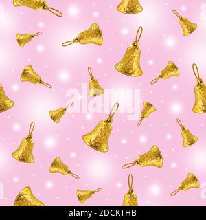 Nahtloser Hintergrund zum Thema Weihnachten und Neujahr. Weihnachtshintergrund mit gelben Glocken auf einem rosa Hintergrund. Drucken auf Papier, Stoff oder Stockfoto