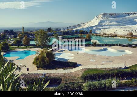 Natürliche Travertin Pools und Terrassen in Pamukkale. Pamukkale, Türkei Stockfoto