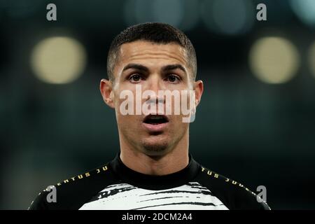 Turin, Italien. November 2020. Cristiano Ronaldo vom FC Juventus während des Fußballspiels der Serie A zwischen dem FC Juventus und Cagliari Calcio im Allianz Stadion in Turin (Italien), 21. November 2020. Foto Federico Tardito/Insidefoto Kredit: Insidefoto srl/Alamy Live News Stockfoto