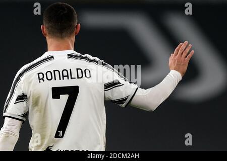 Turin, Italien. November 2020. Cristiano Ronaldo vom FC Juventus reagiert beim Fußballspiel der Serie A zwischen dem FC Juventus und Cagliari Calcio im Allianz Stadion in Turin (Italien) am 21. November 2020. Foto Federico Tardito/Insidefoto Kredit: Insidefoto srl/Alamy Live News Stockfoto