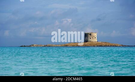 La Pelosa Turm, ein schöner Strand im Norden von Sardinien, Italien Stockfoto