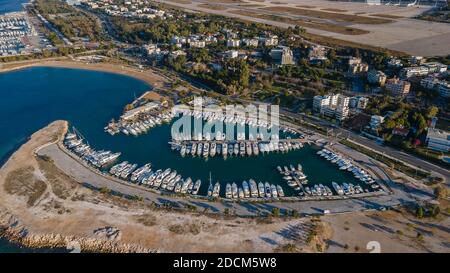 Die dritte Marina von Glyfada, an der Südküste von Athen In der Nähe des alten Flughafens von Elliniko Stockfoto