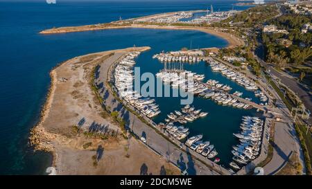 Die dritte Marina von Glyfada, an der Südküste von Athen In der Nähe des alten Flughafens von Elliniko Stockfoto