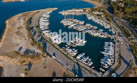 Die dritte Marina von Glyfada, an der Südküste von Athen In der Nähe des alten Flughafens von Elliniko Stockfoto