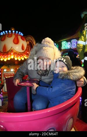 Ayr, Ayrshire, Schottland, UK Fireworks Night auf der Ayr Racecourse, Stockfoto