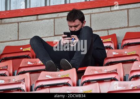 EXETER, ENGLAND. 21. NOVEMBER Oldham Athletic Alan Jones vor dem Sky Bet League 2 Spiel zwischen Exeter City und Oldham Athletic im St James' Park, Exeter am Samstag, 21. November 2020. (Kredit: Eddie Garvey, Mi News) Kredit: MI Nachrichten & Sport /Alamy Live Nachrichten Stockfoto