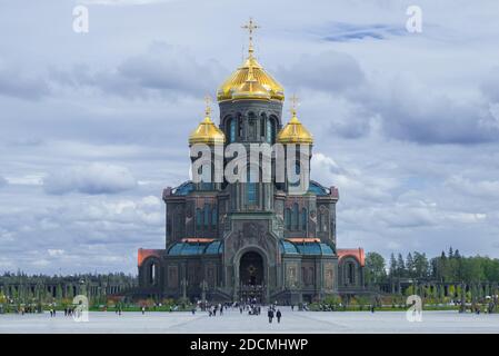 REGION MOSKAU, RUSSLAND - 27. AUGUST 2020: Blick auf den Haupttempel der Streitkräfte der Russischen Föderation an einem bewölkten Augusttag Stockfoto