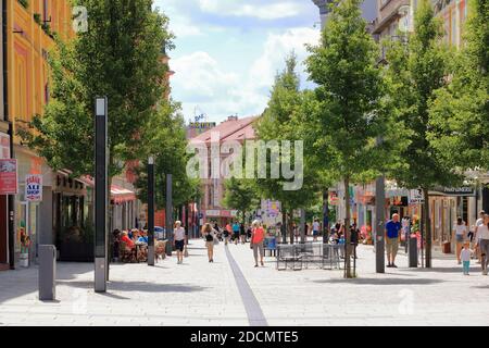 Juli 14 2020 Cheb/Eger in Tschechien: Eine der Altstadtstraßen der Stadt Stockfoto