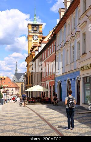 Juli 14 2020 Cheb/Eger in Tschechien: Eine der Altstadtstraßen der Stadt Stockfoto