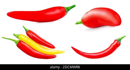Rote und gelbe Chilischoten auf weißem Hintergrund isoliert. Frische, bunte Paprika aus nächster Nähe. Stockfoto
