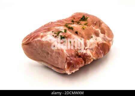 Frischer Schweinebraten auf weißem Hintergrund Stockfoto