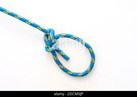 Bowline Knoten auf weißem Hintergrund Stockfoto