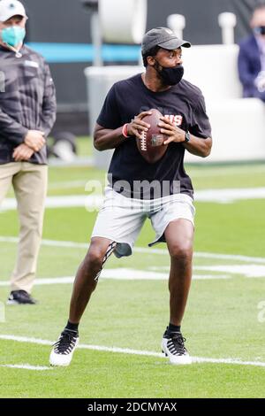 Charlotte, North Carolina, USA. November 2020. Carolina Panthers Quarterback Teddy Bridgewater (5) testet sein Knie vor dem NFL-Matchup im Bank of America Stadium in Charlotte, NC. (Scott Kinser/Cal Sport Media). Kredit: csm/Alamy Live Nachrichten Stockfoto