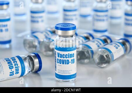 Covid 19 Impfstoffflaschen, Herstellung von Corona-Virus-Heilung. Stockfoto