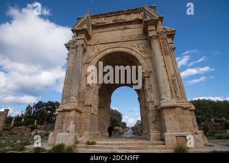 Der Bogen von Septimius Severus in der archäologischen Stätte von Leptis Magna, Libyen Stockfoto