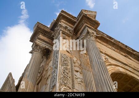 Der Bogen von Septimius Severus in der archäologischen Stätte von Leptis Magna, Libyen Stockfoto