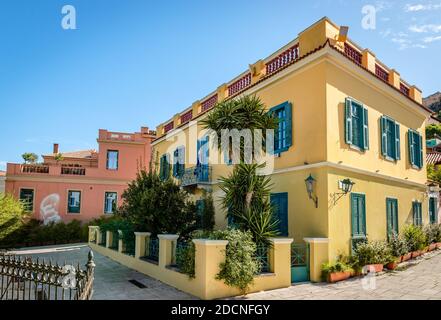 Neoklassizistische Gebäude in Plaka Nachbarschaft, Athen, Griechenland. Stockfoto