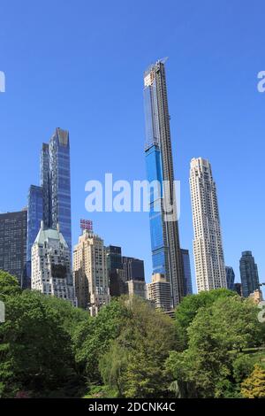 Milliardär's Row, Luxus-Wolkenkratzer, hoch über Central Park, Manhattan, New York City, USA Stockfoto