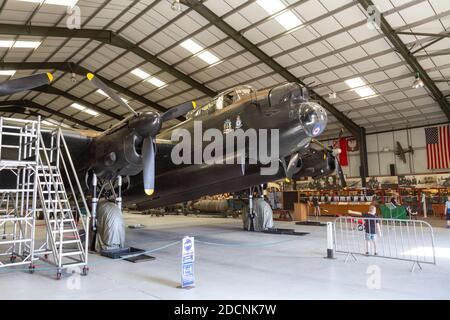 Lancaster Bomber (NX611) aus dem Zweiten Weltkrieg, 'Just Jane', Lincolnshire Aviation Heritage Museum, East Kirkby, Spilsby, Lincs, Großbritannien. Stockfoto