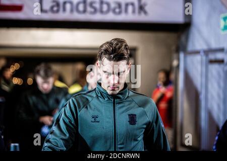 Vejle, Dänemark. November 2020. Andreas Maxso von Brondby IF steigt in das 3F Superliga-Match zwischen Vejle Boldklub und Brondby IF im Vejle Stadion in Vejle ein. (Foto Kredit: Gonzales Foto/Alamy Live News Stockfoto