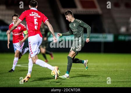 Vejle, Dänemark. November 2020. Jesper Lindstrom (18) von Brondby, WENN er während des 3F Superliga-Spiels zwischen Vejle Boldklub und Brondby IF im Vejle Stadion in Vejle gesehen wurde. (Foto Kredit: Gonzales Foto/Alamy Live News Stockfoto