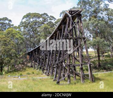 Holzbrücke auf der Orbost-Linie, Australien. Stockfoto