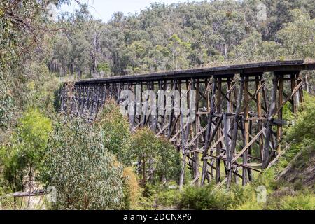 Holzbrücke auf der Orbost-Linie, Australien. Stockfoto