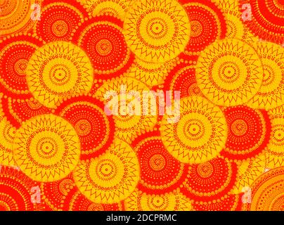 Abstrakte Mandala-Kunst mit Spritzer und filigranen Farben Stockfoto