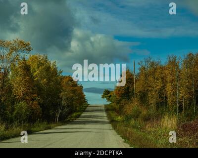 Schöne Straßen von MANITOULIN Island, ON, Kanada Stockfoto