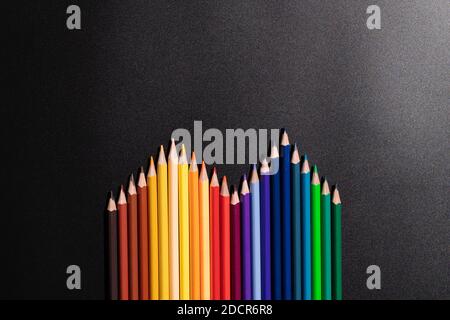 Führung Geschäftskonzept. Farbstift auf schwarzem Hintergrund Stockfoto