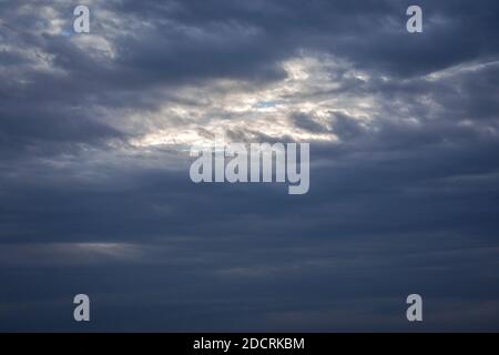 Dramatischer Wolkenhimmel Stockfoto