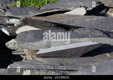 Platten aus Schiefergestein im Valentia Island Quarry, County Kerry, Irland Stockfoto