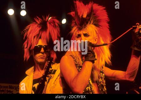 Tony James und Martin Degville von Sigue Sigue Sputnik live in den Abbey Road Studios. London, 29. November 1985 – weltweite Nutzung Stockfoto