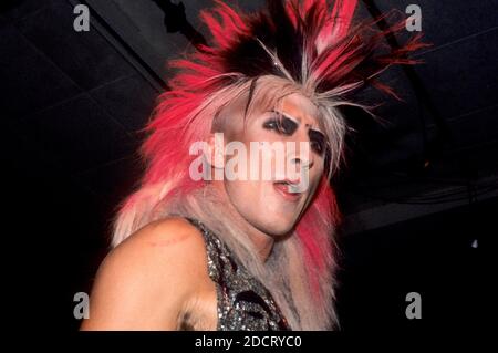 Martin Degville von Sigue Sigue Sputnik live in den Abbey Road Studios. London, 29. November 1985 – weltweite Nutzung Stockfoto