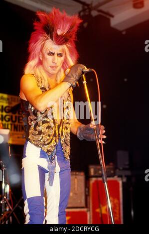 Martin Degville von Sigue Sigue Sputnik live in den Abbey Road Studios. London, 29. November 1985 – weltweite Nutzung Stockfoto