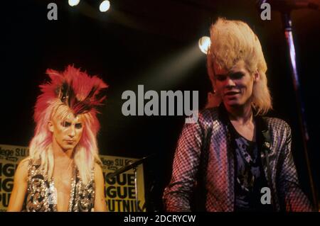 Martin Degville und Neal X von Sigue Sigue Sputnik live in den Abbey Road Studios. London, 29. November 1985 – weltweite Nutzung Stockfoto