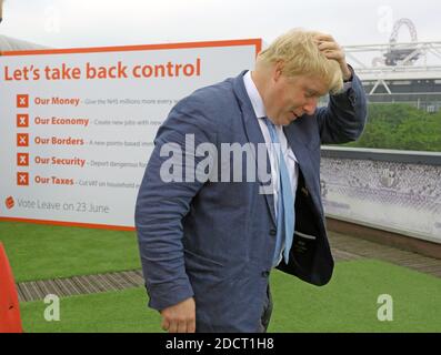 Boris Johnson, bei der Vote Leave Rallye im Jahr 2016 Vote Leave Rallye auf Formans Fish Island in East London angesprochen Stockfoto