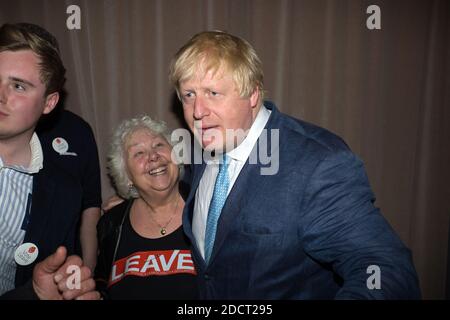 Boris Johnson, bei der Vote Leave Rallye im Jahr 2016 Vote Leave Rallye auf Formans Fish Island in East London angesprochen Stockfoto