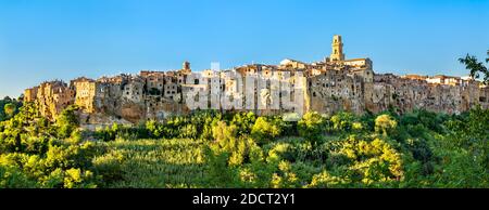 Panorama von Pitigliano Stadt in der Toskana, Italien Stockfoto