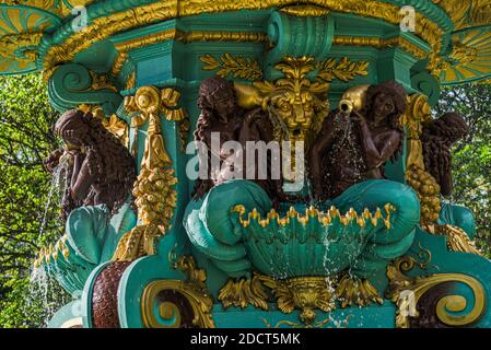 Restaurierte Ross Brunnen, Princes Street Gardens und Edinburgh Stockfoto