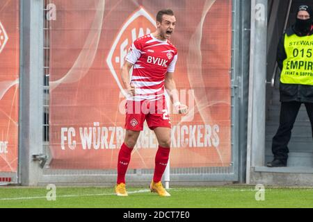 Würzburg Deutschland. 22. Nov, 2020. Goalschuetze David KOPACZ (WUE) jubelt über das Tor zu 2: 1 für die Kickers Würzburg, Fußball 2. Bundesliga, 8. Spieltag, FC Kickers Würzburg (WUE) - Hannover 96 (H) 2: 1 am 22. November 2020 in Würzburg Deutschland. ¬ Nutzung weltweit Credit: dpa/Alamy Live News Stockfoto